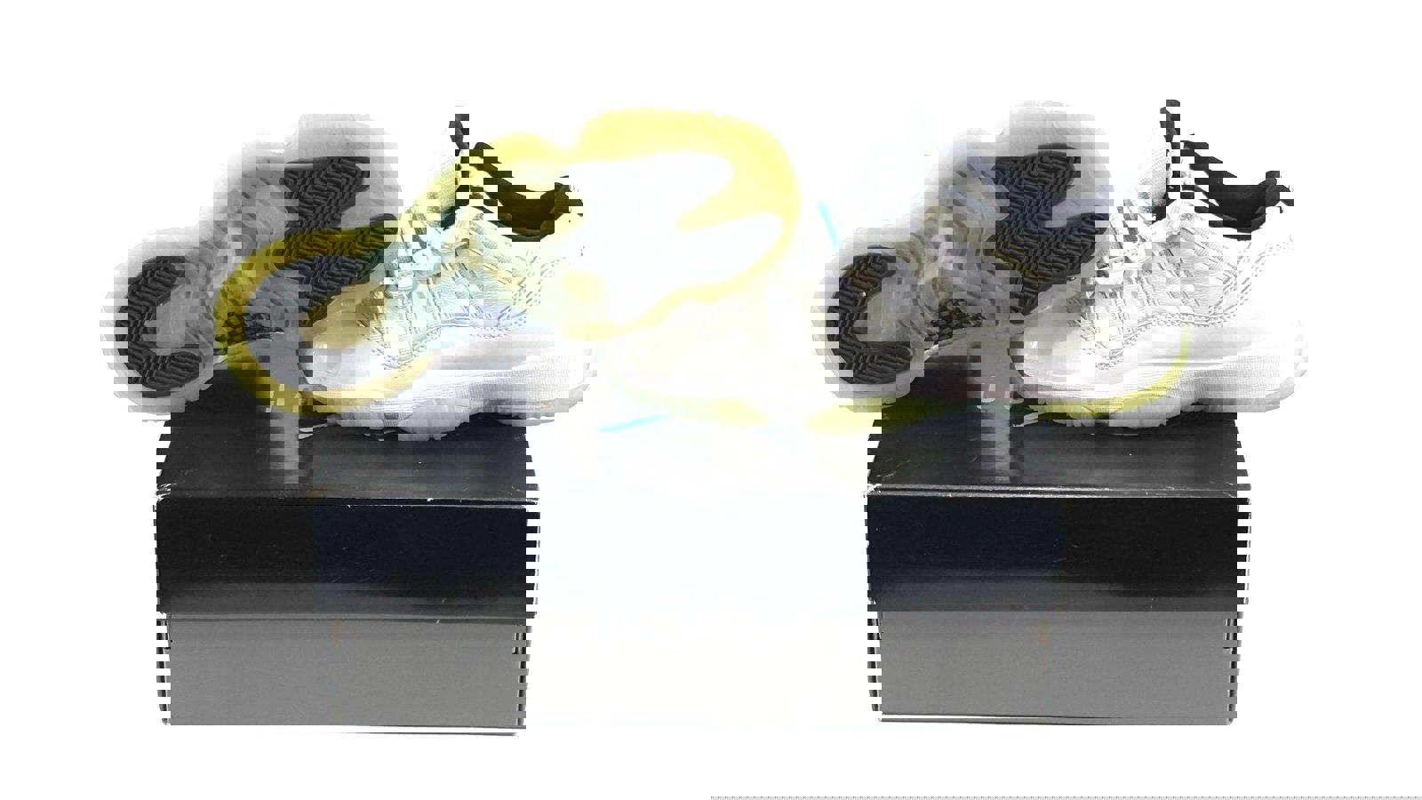 Air Jordan 11 Retro Low GS 'Legend Blue'