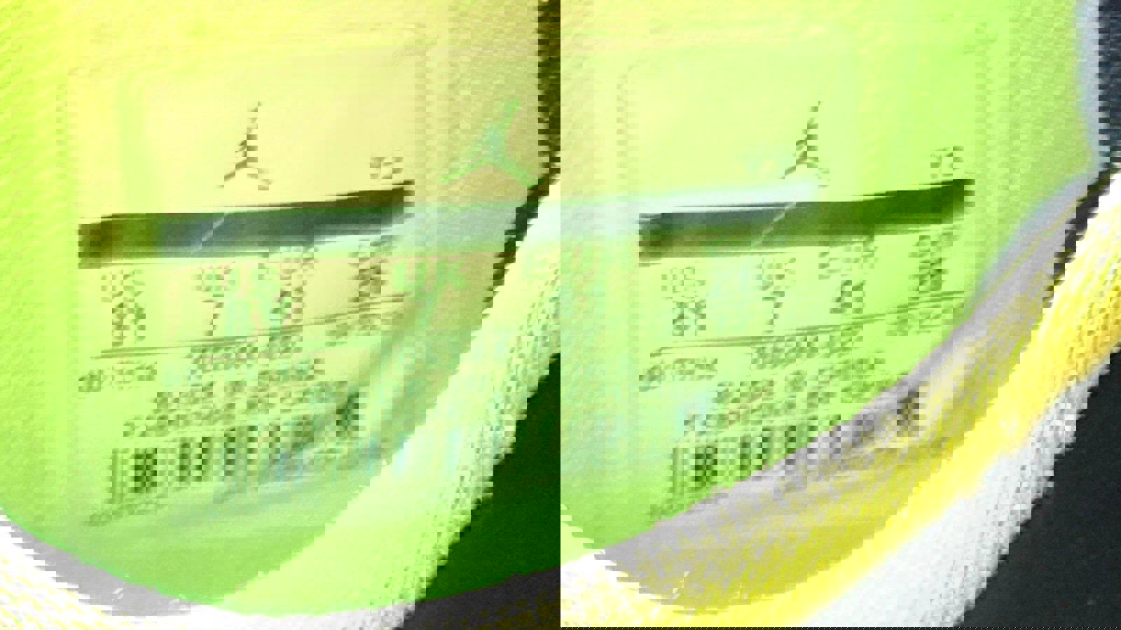 Air Jordan 4 Retro GS 'Fuchsia'