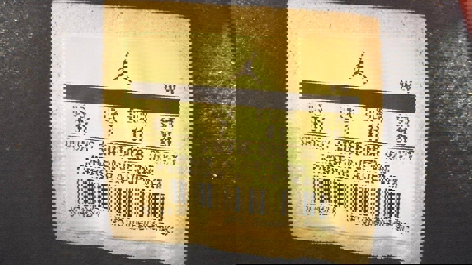 Air Jordan 12 Retro GS 'Deadly Pink'