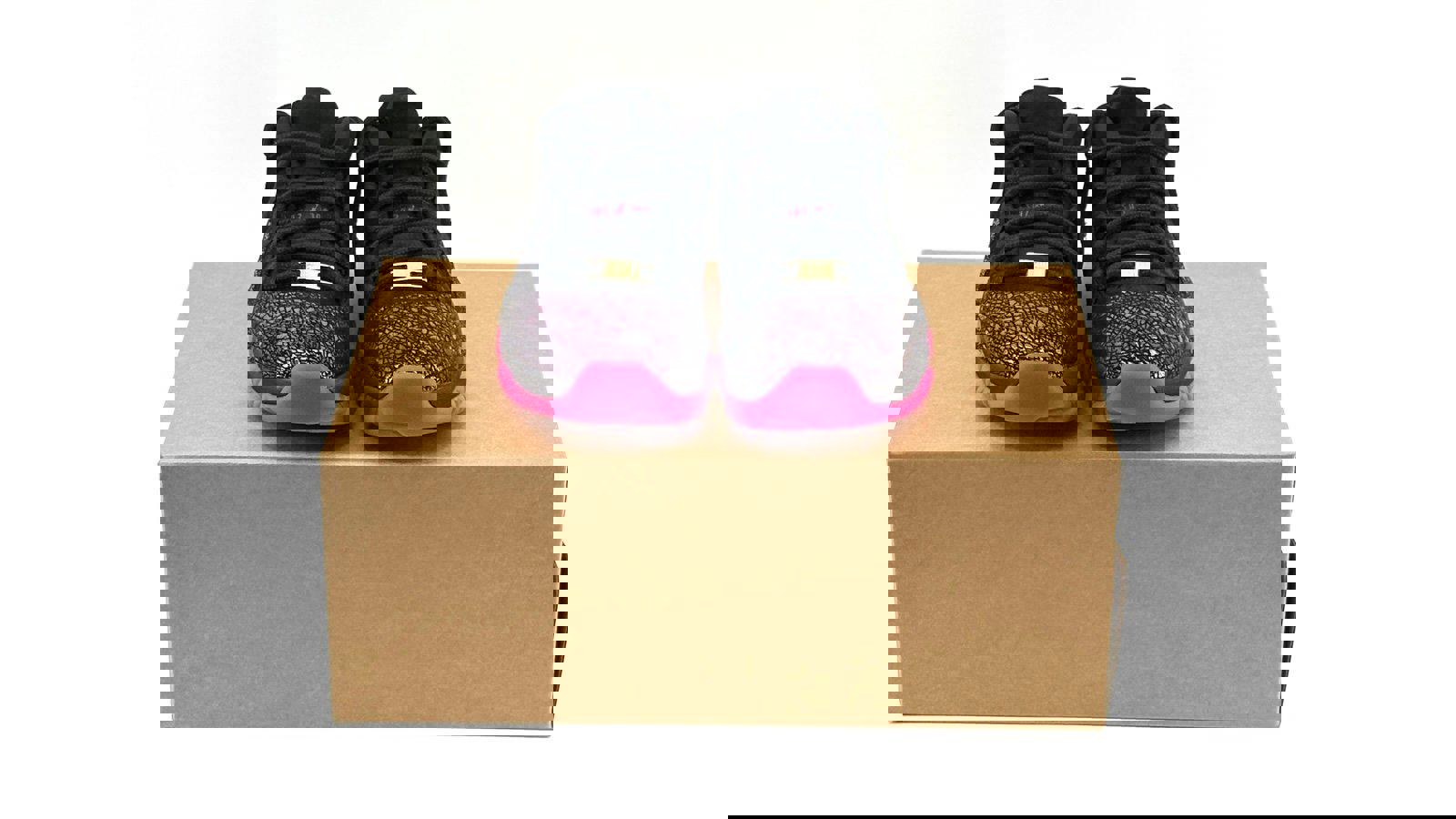 Wmns Air Jordan 11 Low 'Rook to Queen'