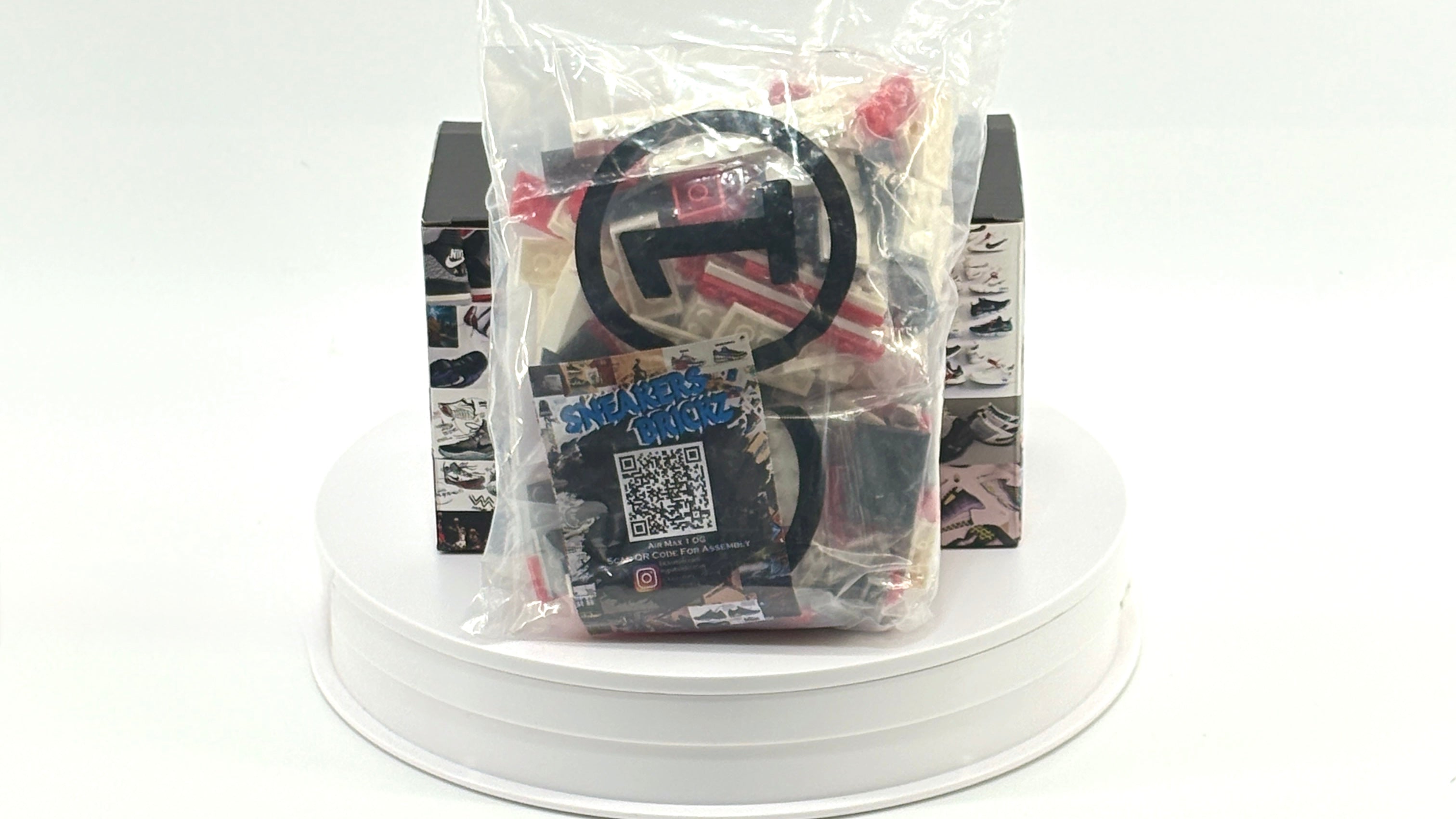 Sneaker Brick: Air Max 1 with Mini Figure