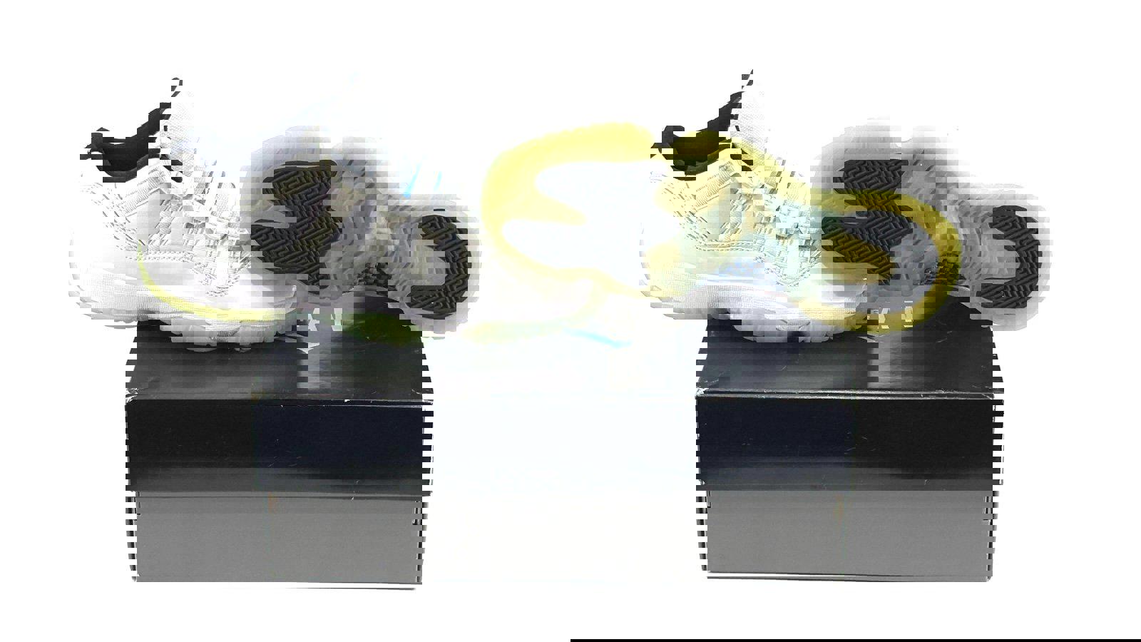 Air Jordan 11 Retro Low GS 'Legend Blue'