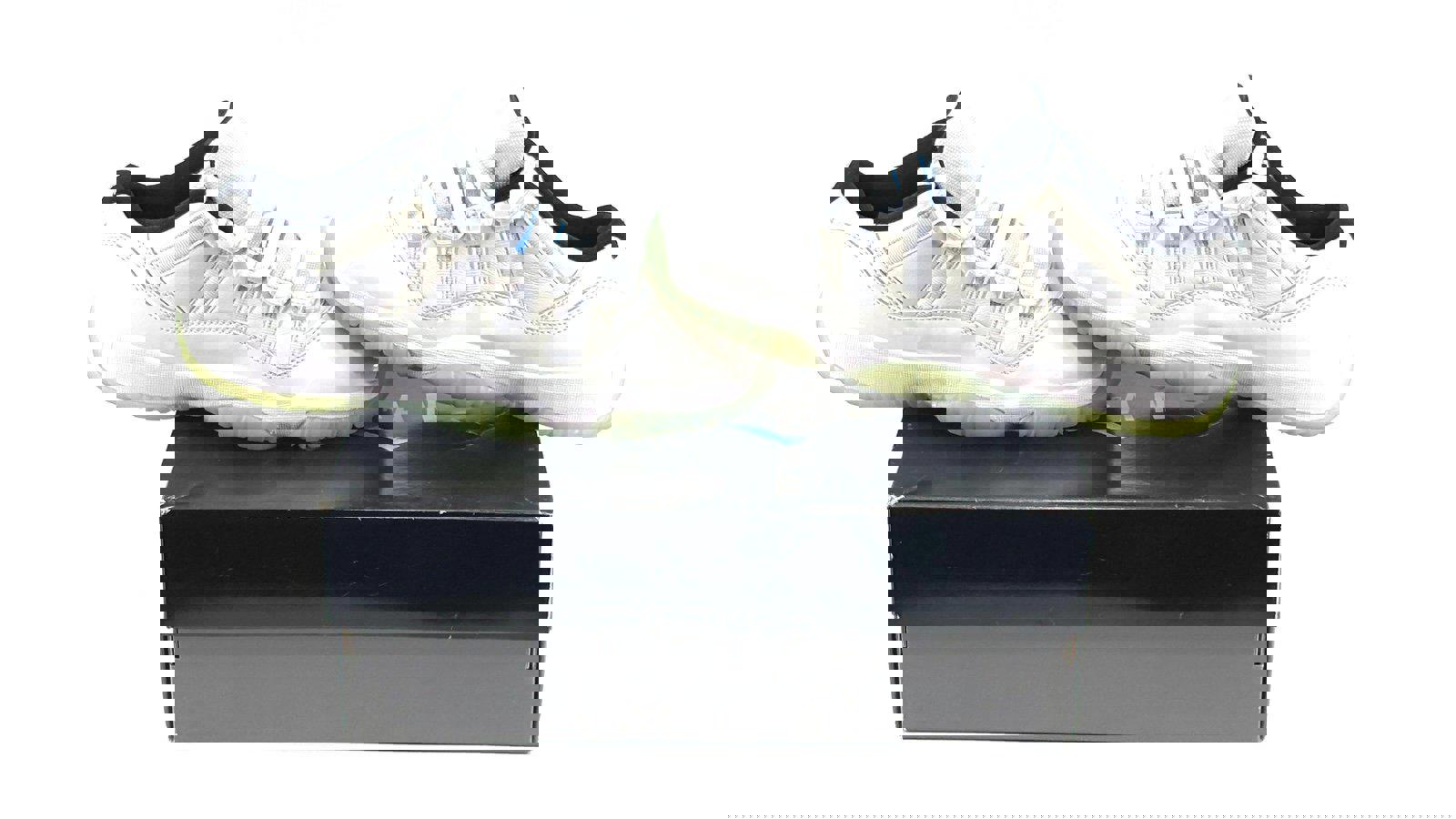 Air Jordan 11 Retro Low GS 'Legend Blue'