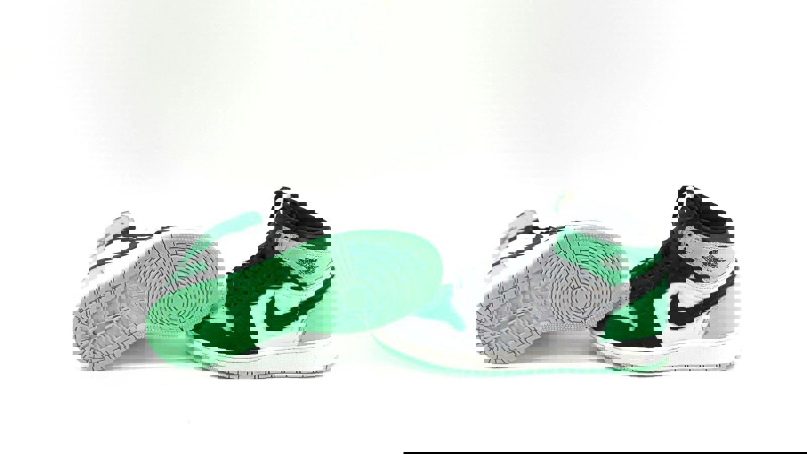 Air Jordan 1 Retro High OG GS 'Green Glow'