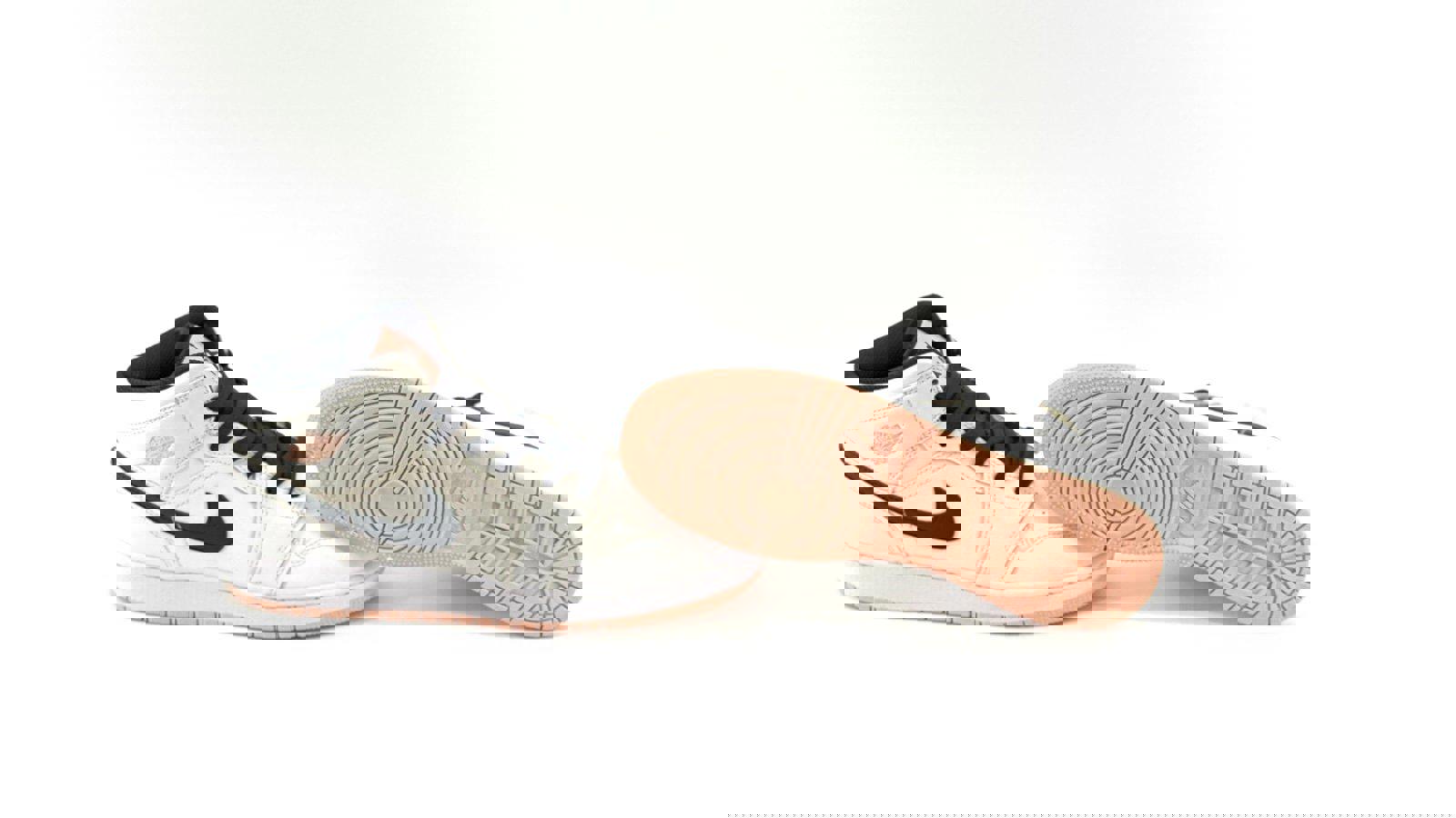 Air Jordan 1 Mid GS 'White Arctic Orange'